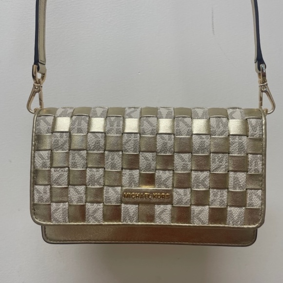 Michael Kors Handbags - MICHAEL KORS Jet Set Small Logo Phone Wallet Convertible Crossbody Bag